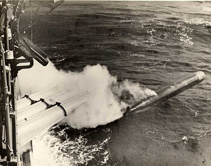 Torpedo Launcher.jpg - Torpedo launcher